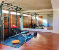 Villa Casabama, Gimnasio